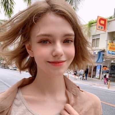 Gloria Bravo avatar